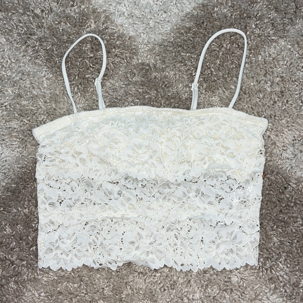 Urban Outfitters white lace cropped tank, size small